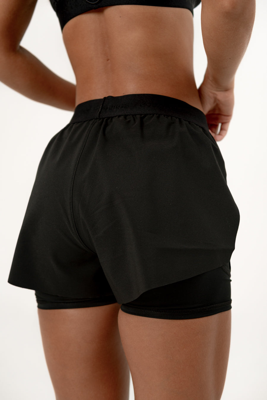 Shorts Core Motion Negro Mujer